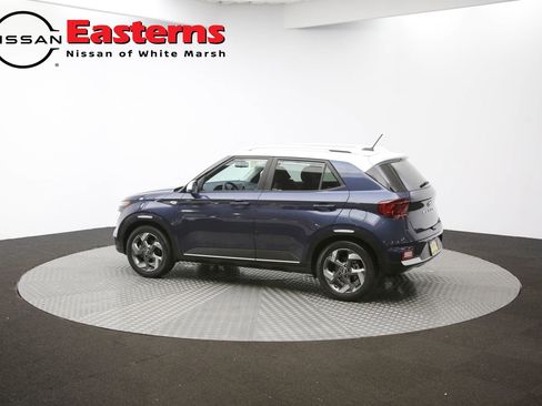 Used 2023 Hyundai Venue Limited image 99