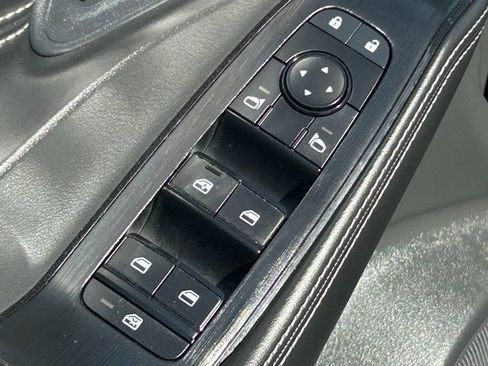 Used 2023 Nissan Rogue SV w/ SV Premium Package image 29