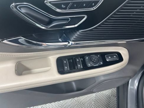 Certified 2022 Lincoln Corsair AWD w/ Equipment Group 101A image 13