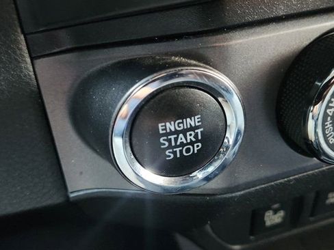 Used 2020 Toyota Tacoma TRD Sport w/ Technology Package image 8