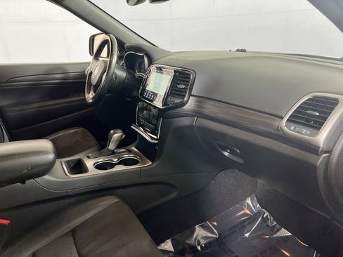 Used 2022 Jeep Grand Cherokee Laredo X AWD/4WD image 28