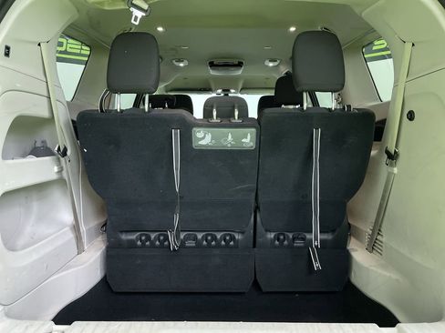 Used 2021 Chrysler Pacifica Touring w/ Cold Weather Group image 29