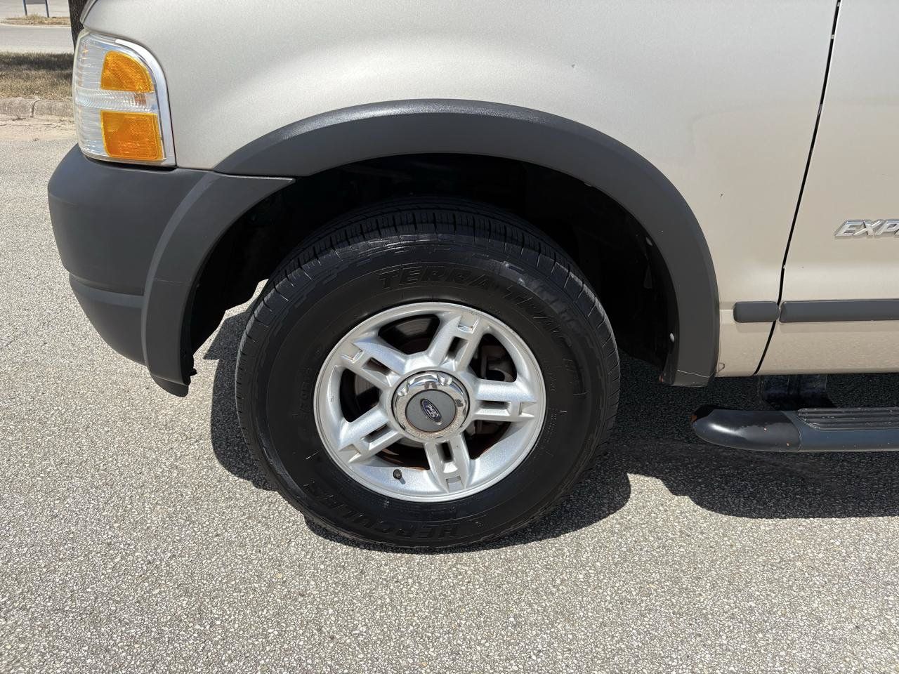Used 2004 Ford Explorer XLS RWD image 9