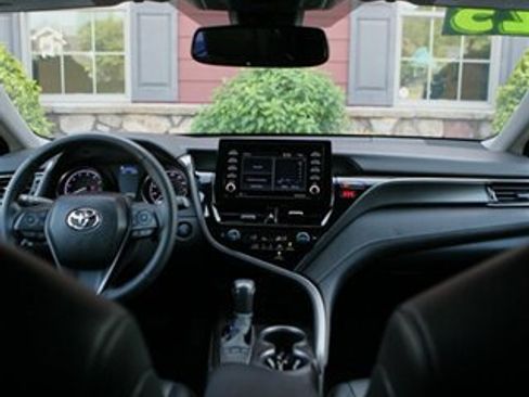 Used 2023 Toyota Camry SE w/ Convenience Package FWD image 17
