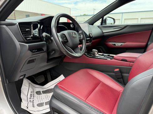 Used 2025 Lexus NX 250 FWD w/ Accessory Package (2T) image 9