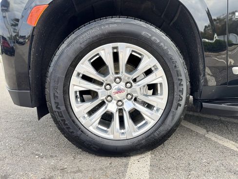 Used 2023 GMC Yukon Denali image 3