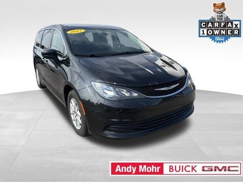 Used 2017 Chrysler Pacifica Touring FWD image 3