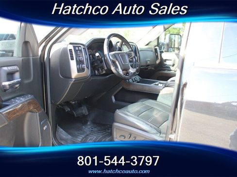Used 2017 GMC Sierra 2500 Denali w/ Duramax Plus Package AWD/4WD image 13