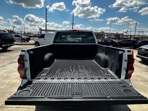 Used 2005 Chevrolet Silverado 1500 W/T image 11
