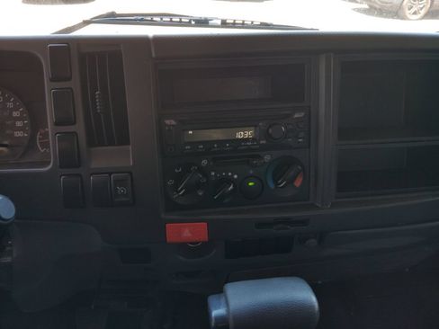 Used 2020 Isuzu NPR RWD image 24