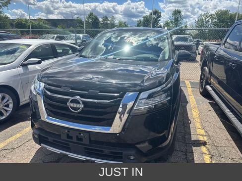 Used 2022 Nissan Pathfinder SL AWD/4WD image 3