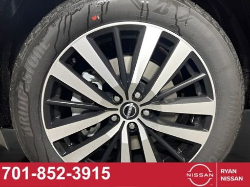 New 2025 Nissan Pathfinder Platinum image 15