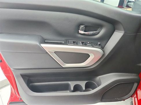 Used 2024 Nissan Titan SV w/ SV Convenience Package image 29