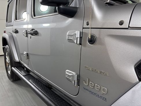 Used 2021 Jeep Wrangler Unlimited Sahara AWD/4WD image 12