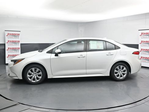 Used 2022 Toyota Corolla LE FWD image 5