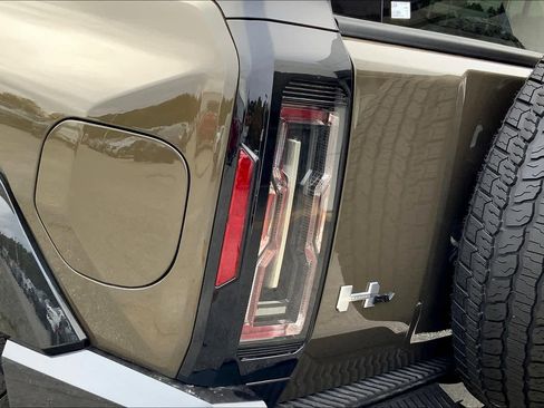 New 2025 GMC Hummer EV 2X image 14