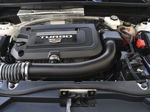 Used 2023 Cadillac XT4 Premium Luxury image 33