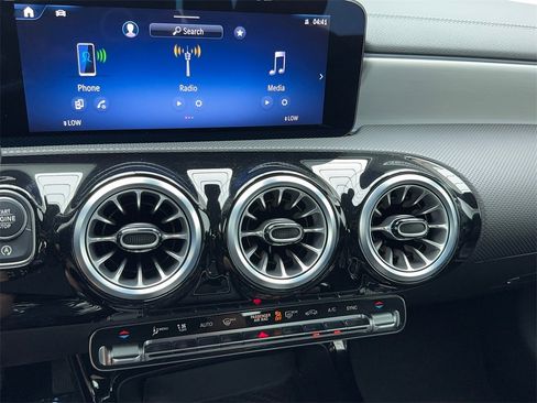 Used 2025 Mercedes-Benz CLA 250 image 30