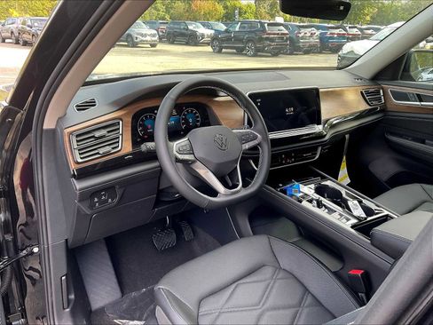 New 2026 Volkswagen Atlas SE image 9