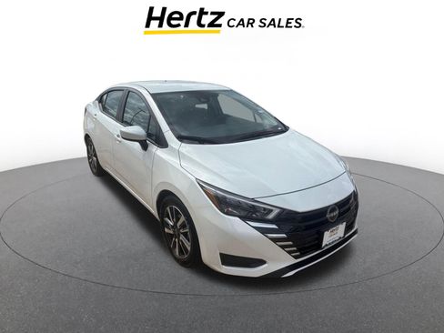 Used 2025 Nissan Versa SV FWD image 1