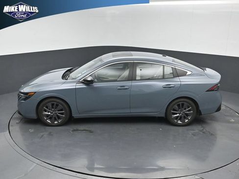 Used 2026 Nissan Sentra SL w/ Floor Mat Package FWD image 12