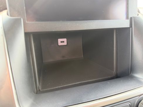 Used 2018 Chevrolet Suburban LT image 28