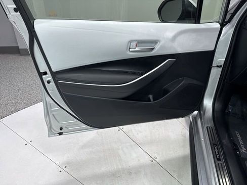 Used 2020 Toyota Corolla SE w/ SE Premium Package image 7