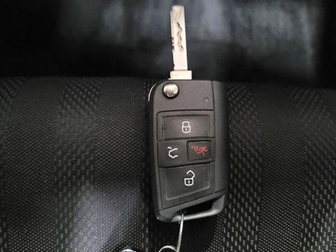 Used 2023 Volkswagen Jetta Sport image 32