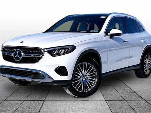 Certified 2025 Mercedes-Benz GLC 300 4MATIC image 4