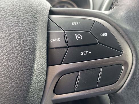 Used 2019 Jeep Cherokee Latitude Plus image 21