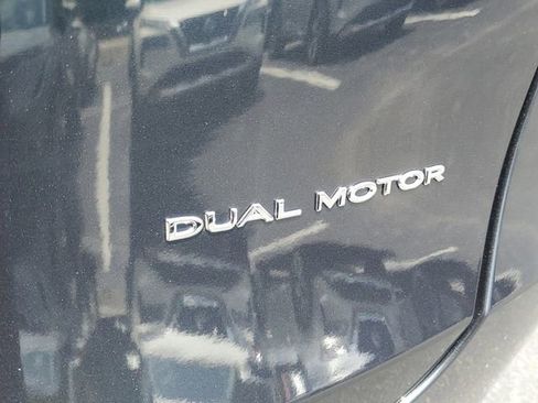 Used 2024 Tesla Model Y Long Range AWD/4WD image 6