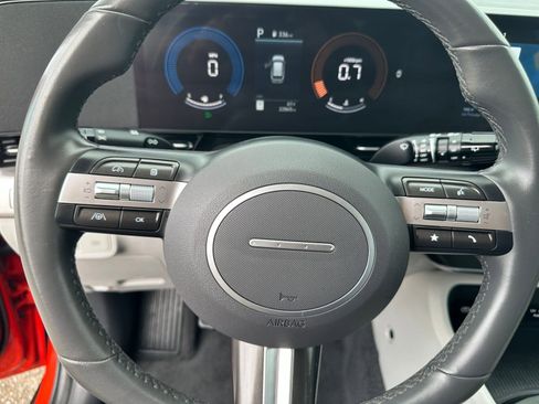 Used 2025 Hyundai Kona SEL image 28