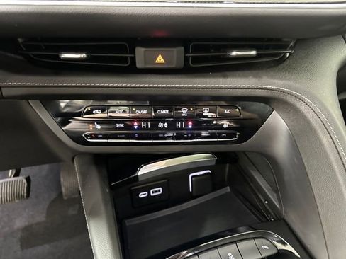 Used 2022 Buick Envision Preferred FWD image 23