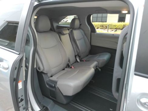 Used 2024 Toyota Sienna XLE image 25
