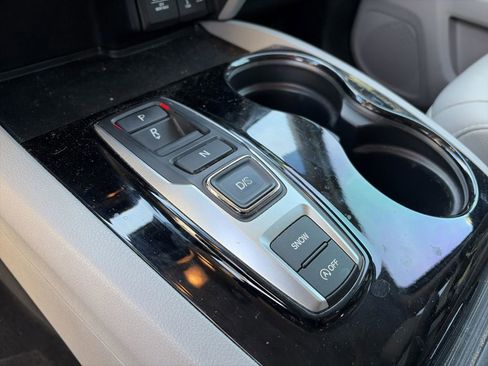 Certified 2017 Honda Pilot Touring image 15