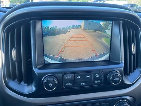Used 2017 Chevrolet Colorado Z71 AWD/4WD image 28