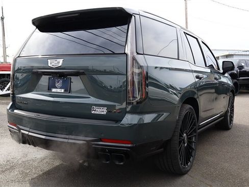 Used 2026 Cadillac Escalade V w/ LPO, ONYX Package AWD/4WD image 5