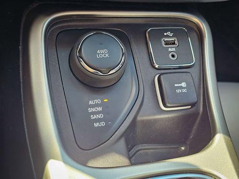 Used 2018 Jeep Compass Latitude w/ Popular Equipment Group AWD/4WD image 26