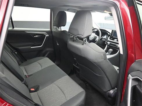 Used 2021 Toyota RAV4 XLE w/ Convenience Package image 16