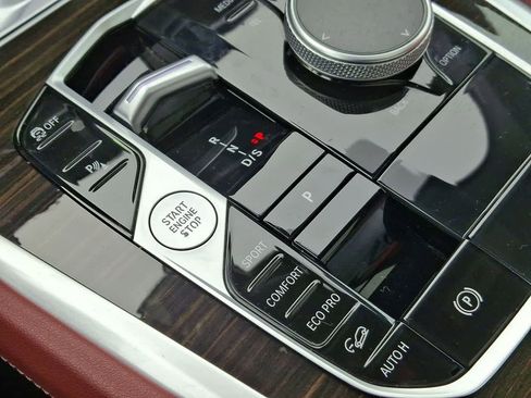 Used 2024 BMW X6 xDrive40i w/ Premium Package image 18