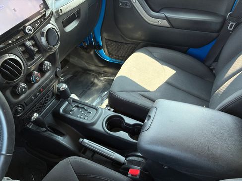 Used 2016 Jeep Wrangler Unlimited Sport AWD/4WD image 19