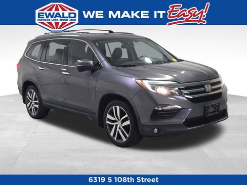 Used 2017 Honda Pilot Touring image 1