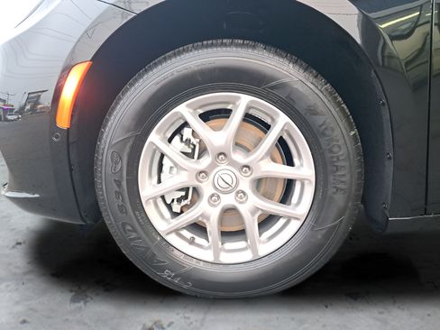 New 2026 Chrysler Pacifica Select FWD image 28