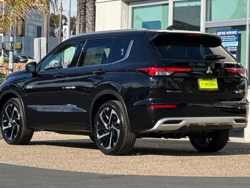 New 2025 Mitsubishi Outlander SEL image 6
