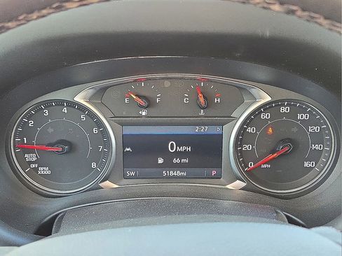 Used 2024 GMC Terrain SLT image 28