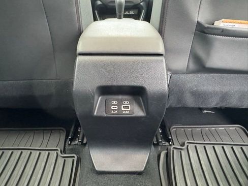 Used 2024 Subaru Crosstrek 2.0i Premium image 23