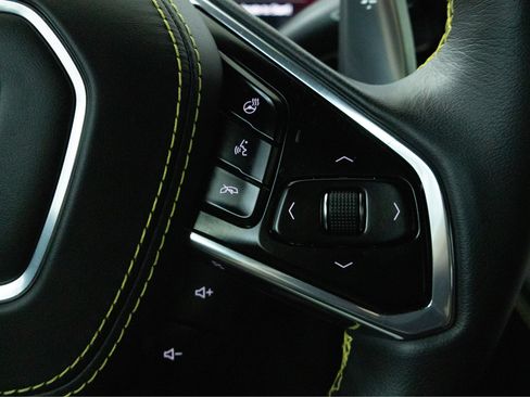 Used 2022 Chevrolet Corvette Stingray Premium Cpe w/ Z51 Performance Package RWD image 19