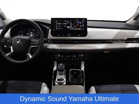 New 2025 Mitsubishi Outlander SE image 8