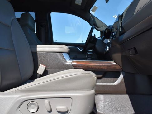 Used 2024 GMC Sierra 1500 SLT w/ SLT Premium Plus Package image 11