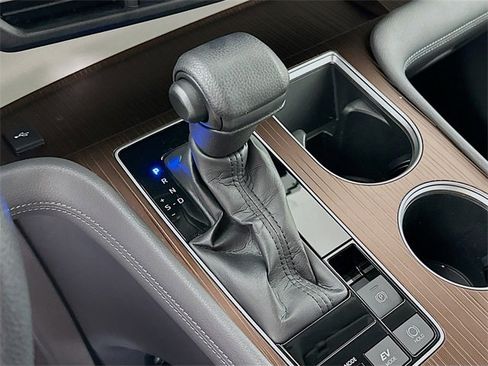 Used 2021 Toyota Sienna LE image 23